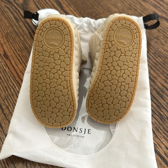 NEW Donsje leather fur lined Grizzly toddler booties. 24-30 months, US size 6-7. - Picture 3 of 5